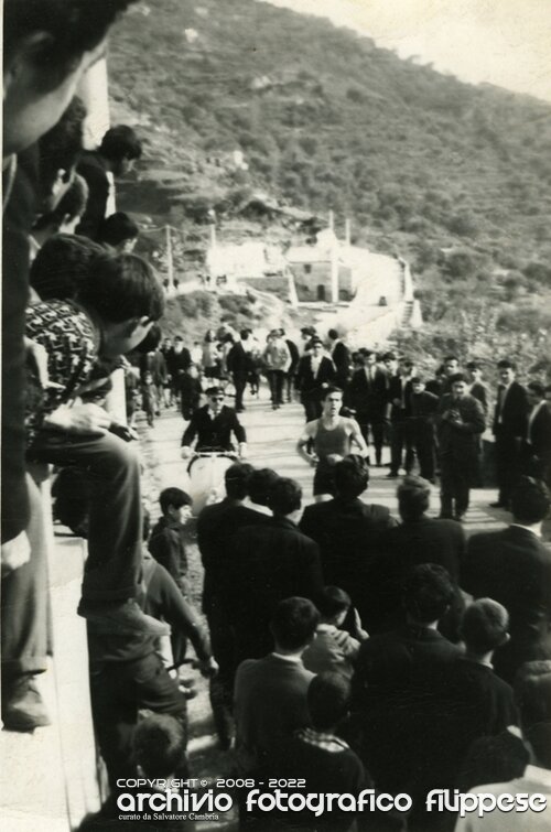 Nino-De-Paspuale-arrivo-coppa-salita-seminario-S.Lucia-del-Mela-1967